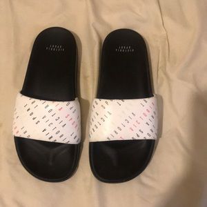 Victoria sport slides